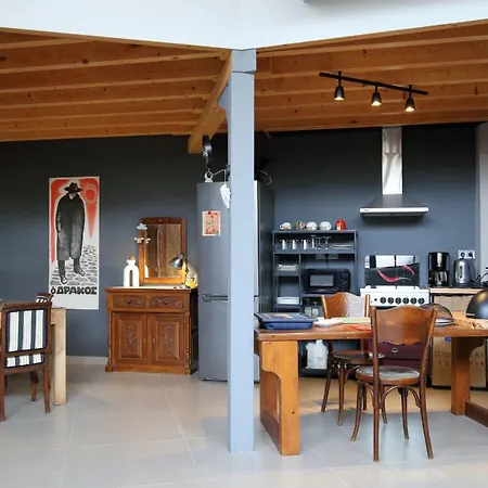Eliamaria Domus Artificis Holiday home *