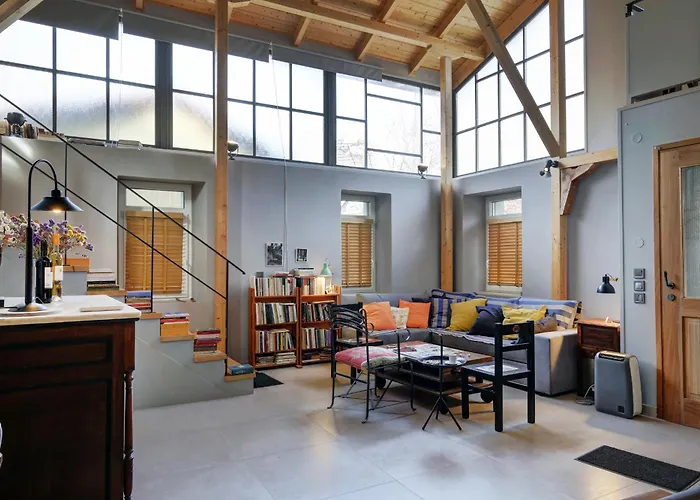 Eliamaria Domus Artificis Nyaraló *